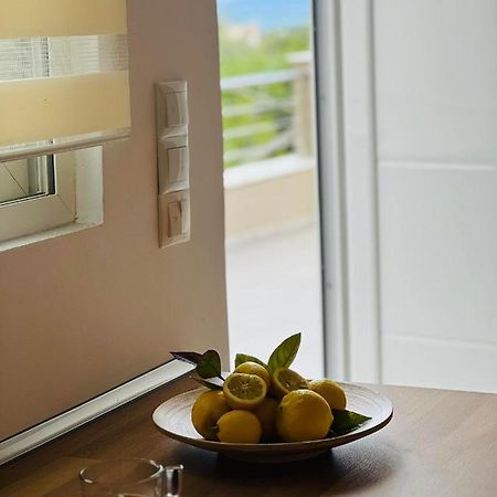 Abuelo Apartment Artemida  Dış mekan fotoğraf