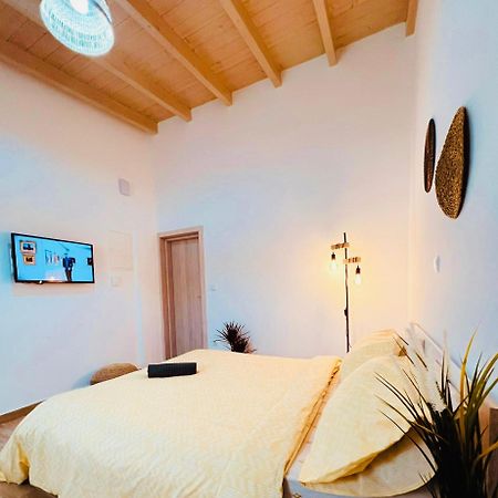 Abuelo Apartment Artemida  Dış mekan fotoğraf