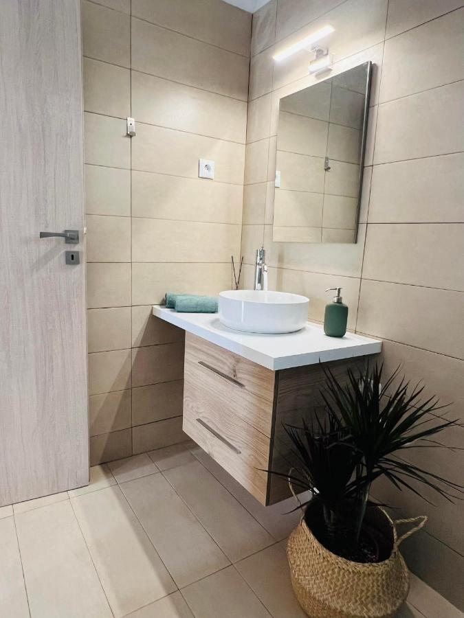 Abuelo Apartment Artemida  Dış mekan fotoğraf